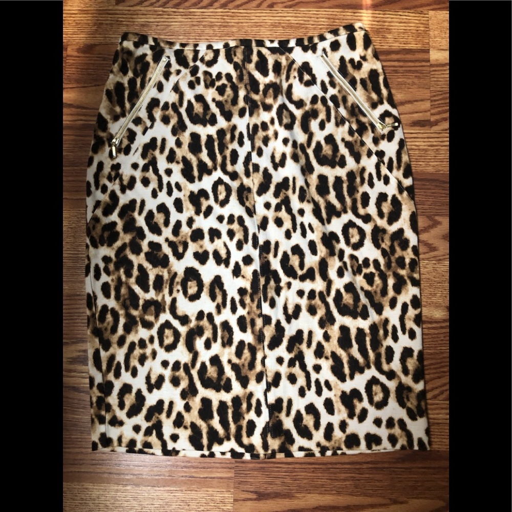 Chico. Leopard print skirt NWT